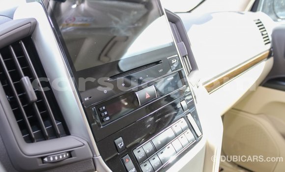 Acheter Import Voiture Toyota Land Cruiser Blanc à Import - Dubai, Barh el Gazel Acheter Import Voiture Toyota Land Cruiser Blanc à Import - Dubai, Barh el Gazel