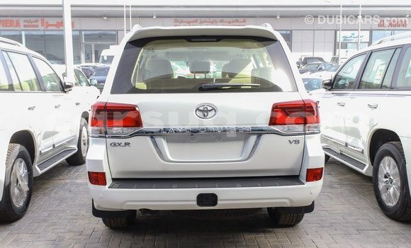 Acheter Import Voiture Toyota Land Cruiser Blanc à Import - Dubai, Barh el Gazel Acheter Import Voiture Toyota Land Cruiser Blanc à Import - Dubai, Barh el Gazel