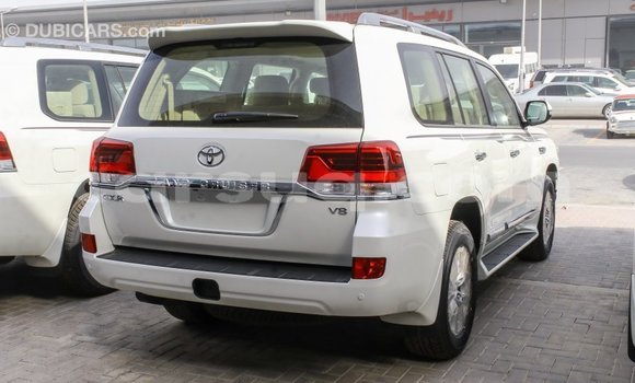 Acheter Import Voiture Toyota Land Cruiser Blanc à Import - Dubai, Barh el Gazel Acheter Import Voiture Toyota Land Cruiser Blanc à Import - Dubai, Barh el Gazel