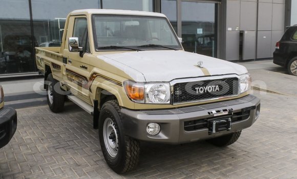 Acheter Import Voiture Toyota Land Cruiser Beige à Import - Dubai, Barh el Gazel Acheter Import Voiture Toyota Land Cruiser Beige à Import - Dubai, Barh el Gazel