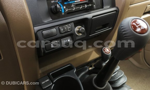 Acheter Import Voiture Toyota Land Cruiser Beige à Import - Dubai, Barh el Gazel Acheter Import Voiture Toyota Land Cruiser Beige à Import - Dubai, Barh el Gazel