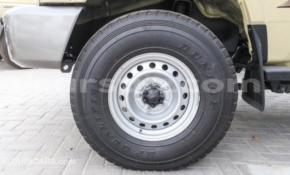 Acheter Import Voiture Toyota Land Cruiser Beige à Import - Dubai, Barh el Gazel Acheter Import Voiture Toyota Land Cruiser Beige à Import - Dubai, Barh el Gazel