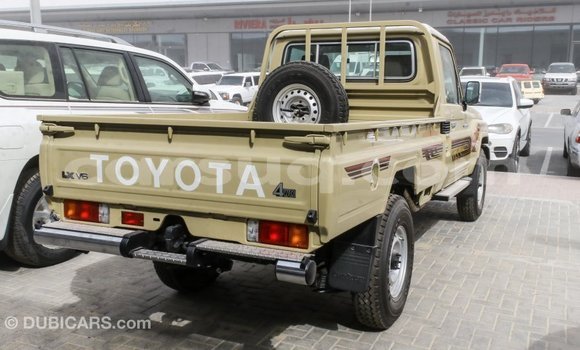 Acheter Import Voiture Toyota Land Cruiser Beige à Import - Dubai, Barh el Gazel Acheter Import Voiture Toyota Land Cruiser Beige à Import - Dubai, Barh el Gazel