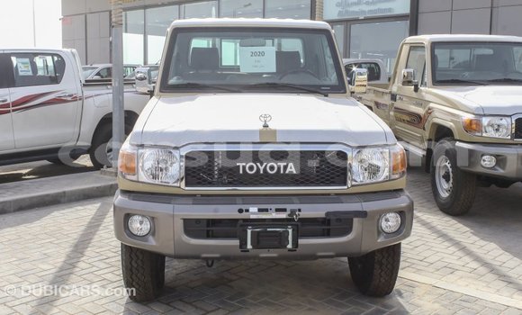Acheter Import Voiture Toyota Land Cruiser Beige à Import - Dubai, Barh el Gazel Acheter Import Voiture Toyota Land Cruiser Beige à Import - Dubai, Barh el Gazel