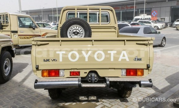 Acheter Import Voiture Toyota Land Cruiser Beige à Import - Dubai, Barh el Gazel Acheter Import Voiture Toyota Land Cruiser Beige à Import - Dubai, Barh el Gazel