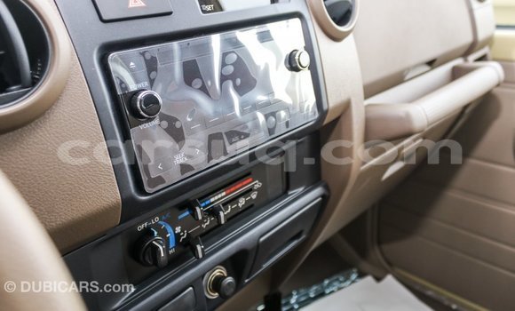 Acheter Import Voiture Toyota Land Cruiser Beige à Import - Dubai, Barh el Gazel Acheter Import Voiture Toyota Land Cruiser Beige à Import - Dubai, Barh el Gazel
