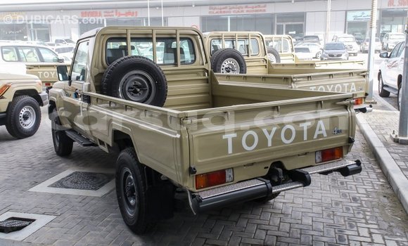 Acheter Import Voiture Toyota Land Cruiser Beige à Import - Dubai, Barh el Gazel Acheter Import Voiture Toyota Land Cruiser Beige à Import - Dubai, Barh el Gazel