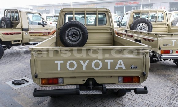 Acheter Import Voiture Toyota Land Cruiser Beige à Import - Dubai, Barh el Gazel Acheter Import Voiture Toyota Land Cruiser Beige à Import - Dubai, Barh el Gazel