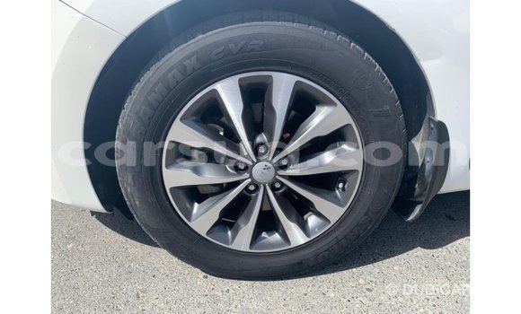 Acheter Import Voiture Kia Carnival Blanc à Import - Dubai, Barh el Gazel Acheter Import Voiture Kia Carnival Blanc à Import - Dubai, Barh el Gazel