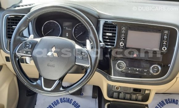 Acheter Import Voiture Mitsubishi Outlander Blanc à Import - Dubai, Barh el Gazel Acheter Import Voiture Mitsubishi Outlander Blanc à Import - Dubai, Barh el Gazel
