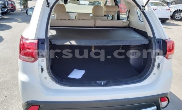 Acheter Import Voiture Mitsubishi Outlander Blanc à Import - Dubai, Barh el Gazel Acheter Import Voiture Mitsubishi Outlander Blanc à Import - Dubai, Barh el Gazel