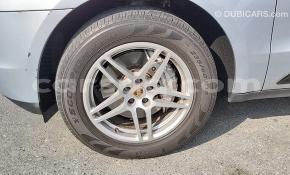 Acheter Import Voiture Porsche Macan Autre à Import - Dubai, Barh el Gazel Acheter Import Voiture Porsche Macan Autre à Import - Dubai, Barh el Gazel