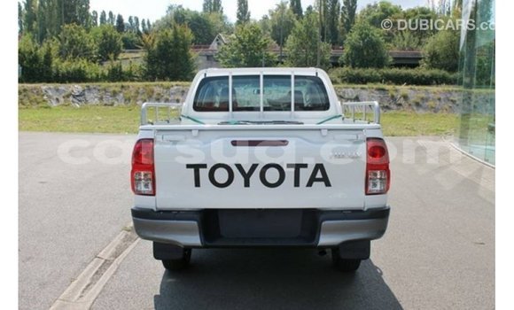 Buy Import Toyota Hilux White Car in Import - Dubai in Barh el Gazel Buy Import Toyota Hilux White Car in Import - Dubai in Barh el Gazel
