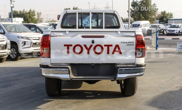 Buy Import Toyota Hilux White Car in Import - Dubai in Barh el Gazel Buy Import Toyota Hilux White Car in Import - Dubai in Barh el Gazel