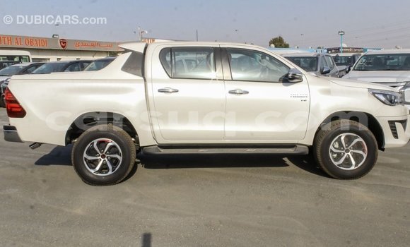 Buy Import Toyota Hilux White Car in Import - Dubai in Barh el Gazel Buy Import Toyota Hilux White Car in Import - Dubai in Barh el Gazel
