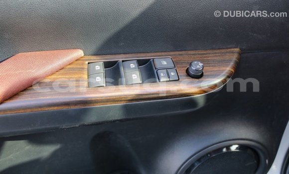 Buy Import Toyota Hilux White Car in Import - Dubai in Barh el Gazel Buy Import Toyota Hilux White Car in Import - Dubai in Barh el Gazel