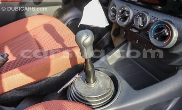 Acheter Import Voiture Toyota Hilux Blanc à Import - Dubai, Barh el Gazel Acheter Import Voiture Toyota Hilux Blanc à Import - Dubai, Barh el Gazel