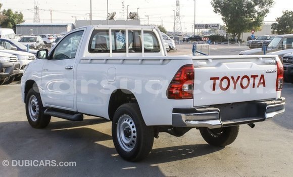 Acheter Import Voiture Toyota Hilux Blanc à Import - Dubai, Barh el Gazel Acheter Import Voiture Toyota Hilux Blanc à Import - Dubai, Barh el Gazel