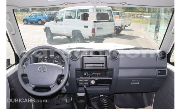 Buy Import Toyota Land Cruiser White Car in Import - Dubai in Barh el Gazel Buy Import Toyota Land Cruiser White Car in Import - Dubai in Barh el Gazel