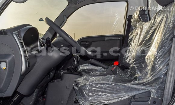 Acheter Import Voiture Kia Carens Blanc à Import - Dubai, Barh el Gazel Acheter Import Voiture Kia Carens Blanc à Import - Dubai, Barh el Gazel