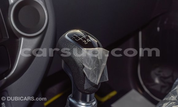 Acheter Import Voiture Kia Carens Blanc à Import - Dubai, Barh el Gazel Acheter Import Voiture Kia Carens Blanc à Import - Dubai, Barh el Gazel