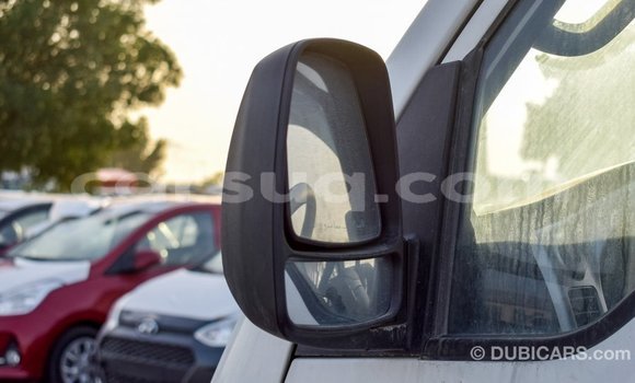 Acheter Import Voiture Kia Carens Blanc à Import - Dubai, Barh el Gazel Acheter Import Voiture Kia Carens Blanc à Import - Dubai, Barh el Gazel