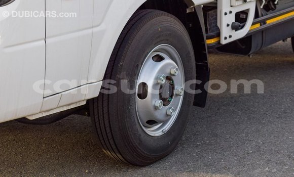 Acheter Import Voiture Kia Carens Blanc à Import - Dubai, Barh el Gazel Acheter Import Voiture Kia Carens Blanc à Import - Dubai, Barh el Gazel