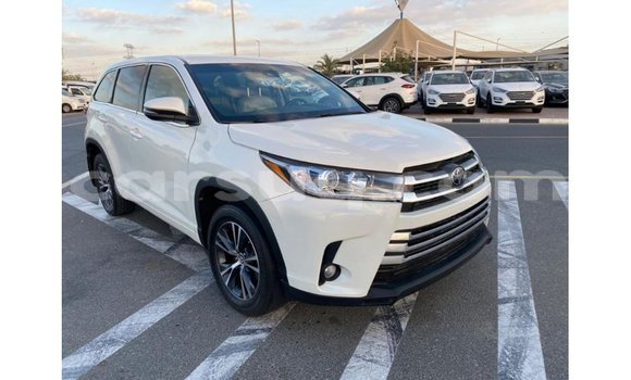 Buy Import Toyota Highlander White Car in Import - Dubai in Barh el Gazel Buy Import Toyota Highlander White Car in Import - Dubai in Barh el Gazel