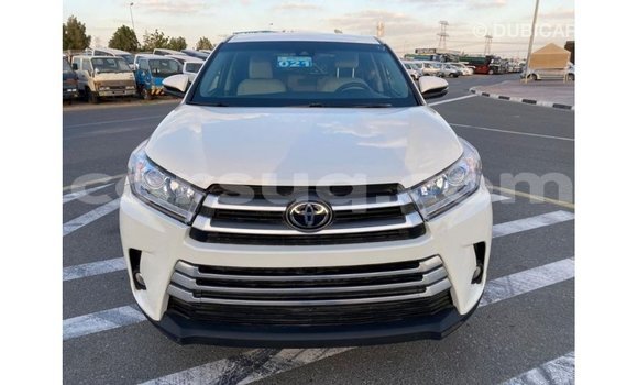 Buy Import Toyota Highlander White Car in Import - Dubai in Barh el Gazel Buy Import Toyota Highlander White Car in Import - Dubai in Barh el Gazel
