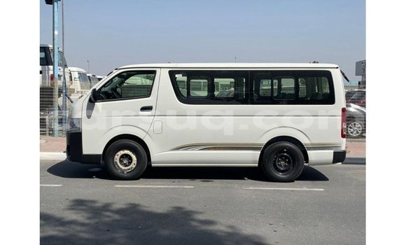 Acheter Import Voiture Toyota Hiace Blanc à Import - Dubai, Barh el Gazel Acheter Import Voiture Toyota Hiace Blanc à Import - Dubai, Barh el Gazel