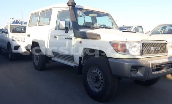 Acheter Import Voiture Toyota Land Cruiser Blanc à Import - Dubai, Barh el Gazel Acheter Import Voiture Toyota Land Cruiser Blanc à Import - Dubai, Barh el Gazel