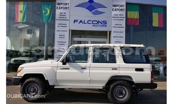 Acheter Import Voiture Toyota Land Cruiser Blanc à Import - Dubai, Barh el Gazel Acheter Import Voiture Toyota Land Cruiser Blanc à Import - Dubai, Barh el Gazel
