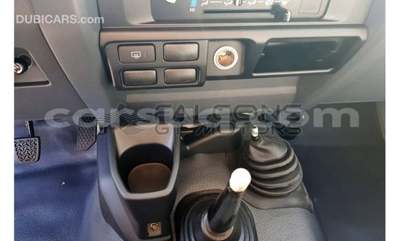 Acheter Import Voiture Toyota Land Cruiser Blanc à Import - Dubai, Barh el Gazel Acheter Import Voiture Toyota Land Cruiser Blanc à Import - Dubai, Barh el Gazel