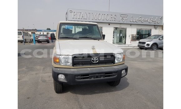 Acheter Import Voiture Toyota Land Cruiser Beige à Import - Dubai, Barh el Gazel Acheter Import Voiture Toyota Land Cruiser Beige à Import - Dubai, Barh el Gazel