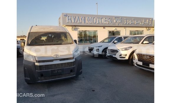 Acheter Import Voiture Toyota Hiace Blanc à Import - Dubai, Barh el Gazel Acheter Import Voiture Toyota Hiace Blanc à Import - Dubai, Barh el Gazel