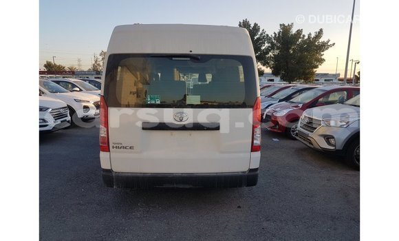 Acheter Import Voiture Toyota Hiace Blanc à Import - Dubai, Barh el Gazel Acheter Import Voiture Toyota Hiace Blanc à Import - Dubai, Barh el Gazel