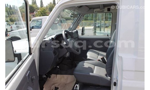 Buy Import Toyota Land Cruiser White Car in Import - Dubai in Barh el Gazel Buy Import Toyota Land Cruiser White Car in Import - Dubai in Barh el Gazel