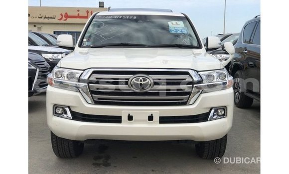 Acheter Import Voiture Toyota Land Cruiser Blanc à Import - Dubai, Barh el Gazel Acheter Import Voiture Toyota Land Cruiser Blanc à Import - Dubai, Barh el Gazel