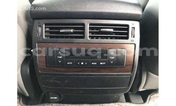 Acheter Import Voiture Toyota Land Cruiser Blanc à Import - Dubai, Barh el Gazel Acheter Import Voiture Toyota Land Cruiser Blanc à Import - Dubai, Barh el Gazel