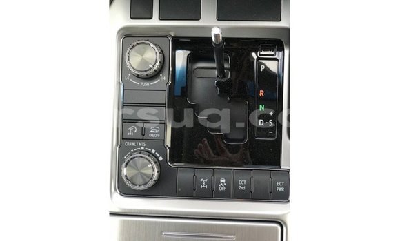 Acheter Import Voiture Toyota Land Cruiser Blanc à Import - Dubai, Barh el Gazel Acheter Import Voiture Toyota Land Cruiser Blanc à Import - Dubai, Barh el Gazel