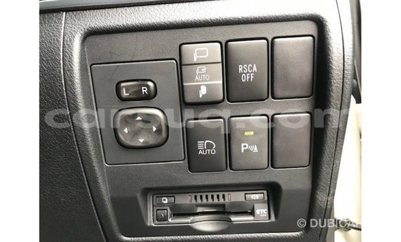 Acheter Import Voiture Toyota Land Cruiser Blanc à Import - Dubai, Barh el Gazel Acheter Import Voiture Toyota Land Cruiser Blanc à Import - Dubai, Barh el Gazel
