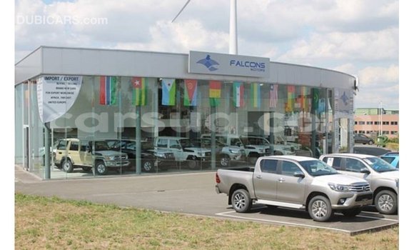 Acheter Import Voiture Toyota Land Cruiser Blanc à Import - Dubai, Barh el Gazel Acheter Import Voiture Toyota Land Cruiser Blanc à Import - Dubai, Barh el Gazel