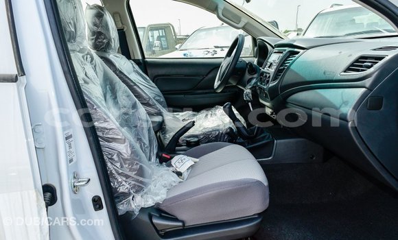 Acheter Import Voiture Mitsubishi L200 Blanc à Import - Dubai, Barh el Gazel Acheter Import Voiture Mitsubishi L200 Blanc à Import - Dubai, Barh el Gazel