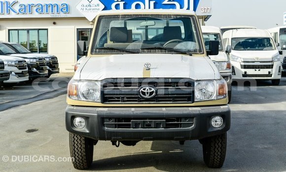 Acheter Import Voiture Toyota Land Cruiser Beige à Import - Dubai, Barh el Gazel Acheter Import Voiture Toyota Land Cruiser Beige à Import - Dubai, Barh el Gazel