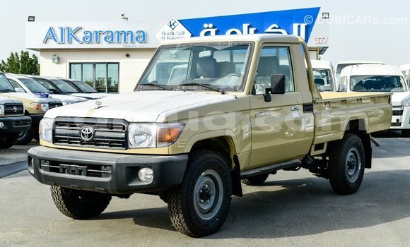 Acheter Import Voiture Toyota Land Cruiser Beige à Import - Dubai, Barh el Gazel Acheter Import Voiture Toyota Land Cruiser Beige à Import - Dubai, Barh el Gazel