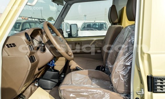 Acheter Import Voiture Toyota Land Cruiser Beige à Import - Dubai, Barh el Gazel Acheter Import Voiture Toyota Land Cruiser Beige à Import - Dubai, Barh el Gazel