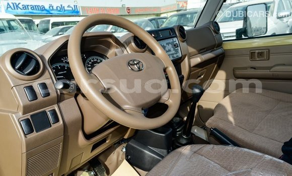 Acheter Import Voiture Toyota Land Cruiser Beige à Import - Dubai, Barh el Gazel Acheter Import Voiture Toyota Land Cruiser Beige à Import - Dubai, Barh el Gazel