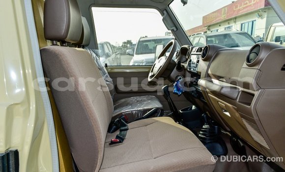 Acheter Import Voiture Toyota Land Cruiser Beige à Import - Dubai, Barh el Gazel Acheter Import Voiture Toyota Land Cruiser Beige à Import - Dubai, Barh el Gazel