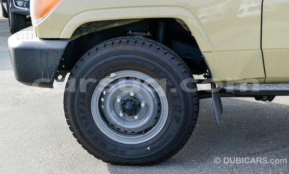 Acheter Import Voiture Toyota Land Cruiser Beige à Import - Dubai, Barh el Gazel Acheter Import Voiture Toyota Land Cruiser Beige à Import - Dubai, Barh el Gazel