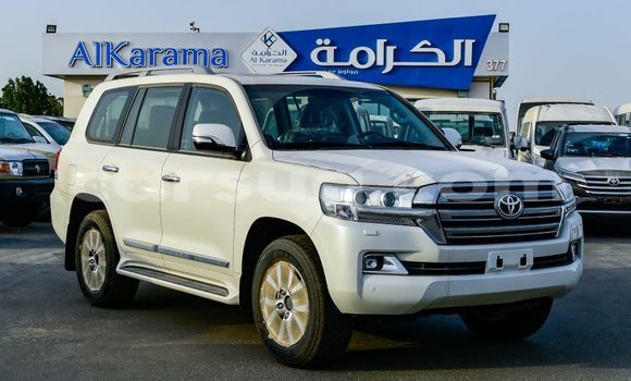 Acheter Import Voiture Toyota Land Cruiser Blanc à Import - Dubai, Barh el Gazel Acheter Import Voiture Toyota Land Cruiser Blanc à Import - Dubai, Barh el Gazel